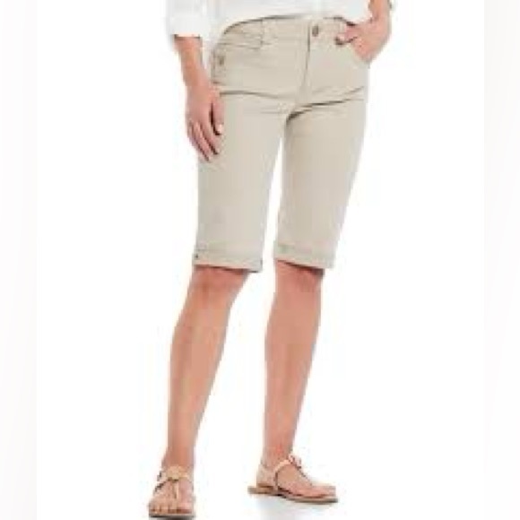 Democracy Bermuda Mold and Hold Shorts Light Khaki Size 8 - Picture 10 of 11